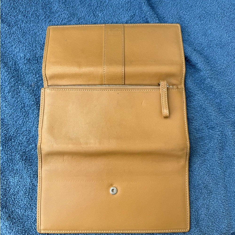 Coach Tan Leather Shoulder Bag and Wallet Set MO43-9570 - Picture 5 of 16